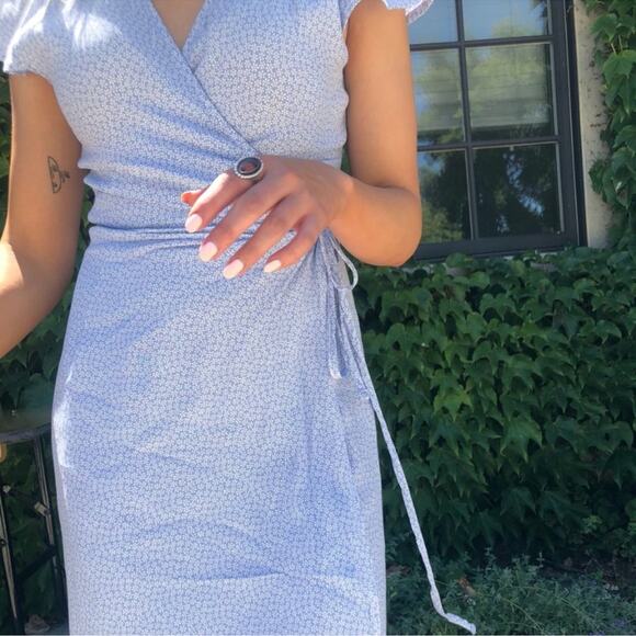 Brandy Melville Pale Blue Wrap Dress Size 0 Tiny Flowers - Picture 3 of 7